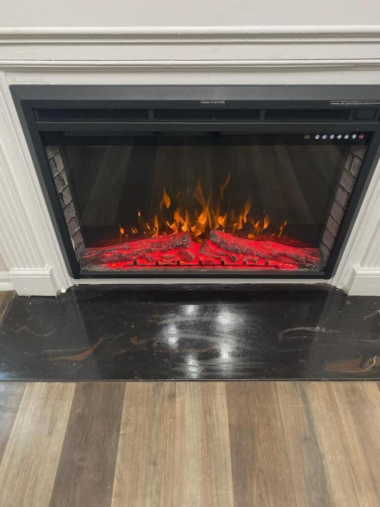 Plush Two Bedroom Retreat. A Home Away From Home! 리버데일 외부 사진